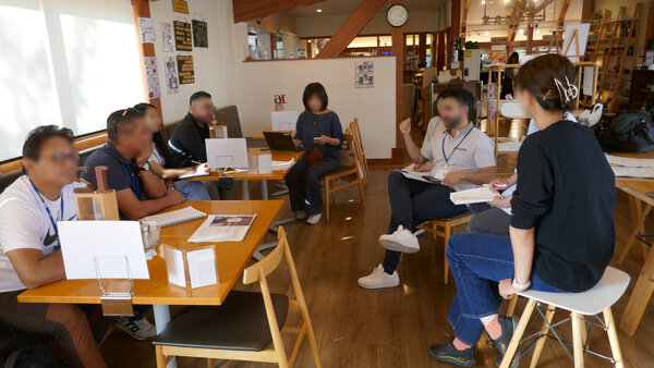 01 道の駅での視察とヒアリングの様子（中南米研修）_修正済.jpg